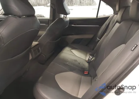 2020 Toyota Camry Xle Hybrid z USA, uszkodzony, nr VIN 4T1F31AK4LU011650